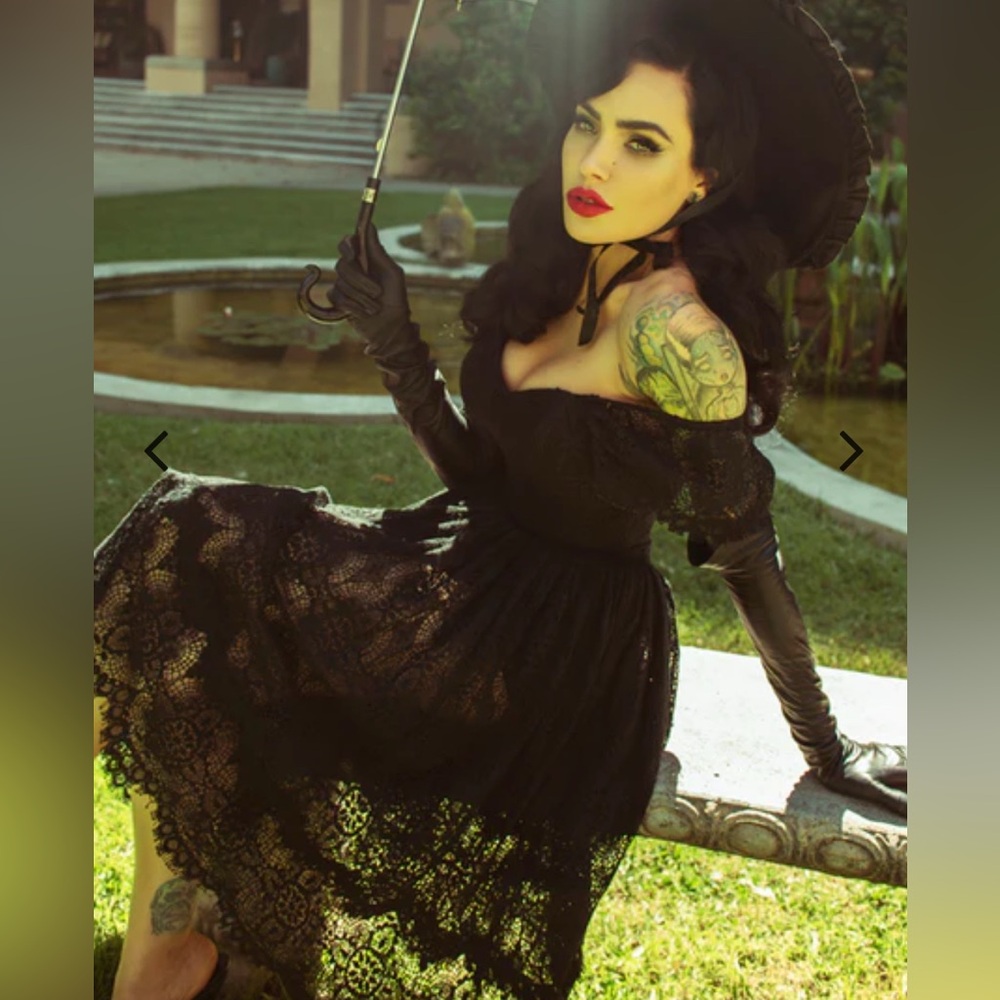 La Femme En Noir Southern Gothic Bustier Top in Black